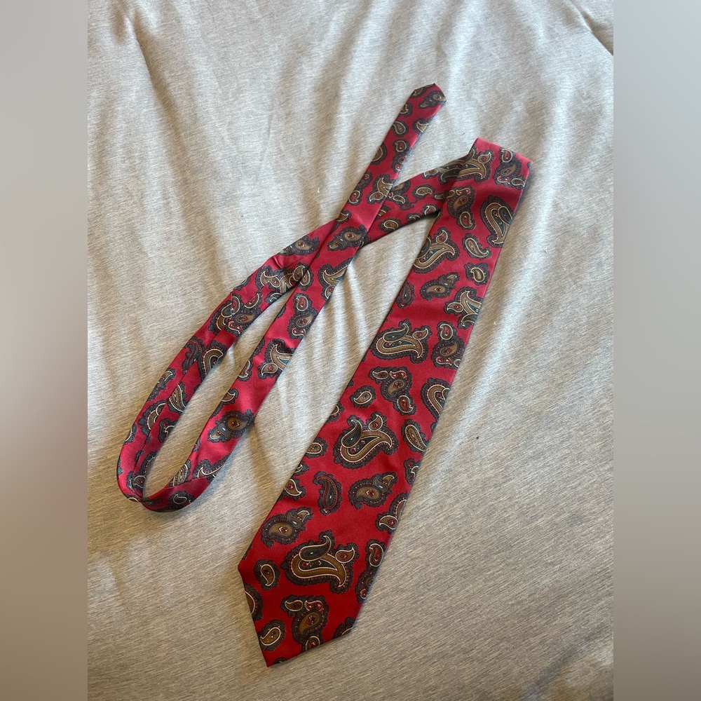 DAKS Red Paisley Silk Men’s Tie USA London New York